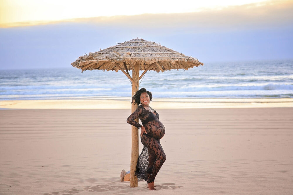 Pregnancy photoshoot at the beach in Lisbon